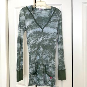 XCVI  L/S hooded top. Lightweight lightly sheer. Great layered/alone. good cond.